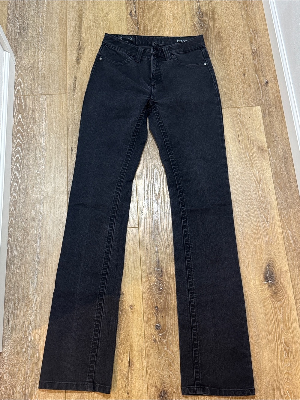 Women's Betty Black Straight-Leg Jeans - Classic High-Rise